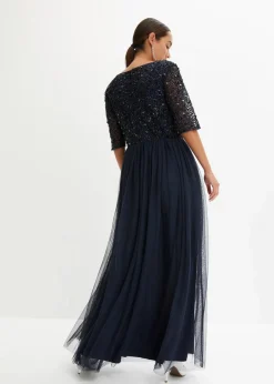 Abendkleid aus zartem Tüll mit Paillettenstickerei