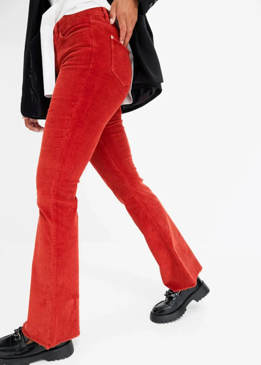 Ausgestellte Cordhose