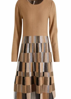 Ausgestelltes Jacquard-Strickkleid