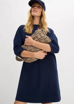 Ausgestelltes Sweatkleid