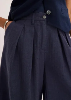 Bermudas mit Bundfalten