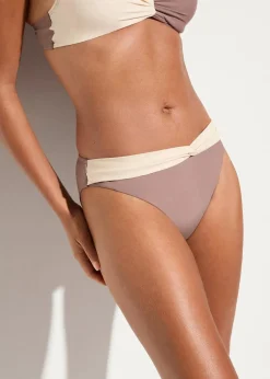 Bikinihose mit Twistdetail