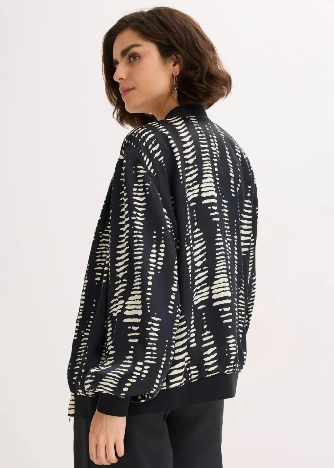 Blouson aus fließendem Satin