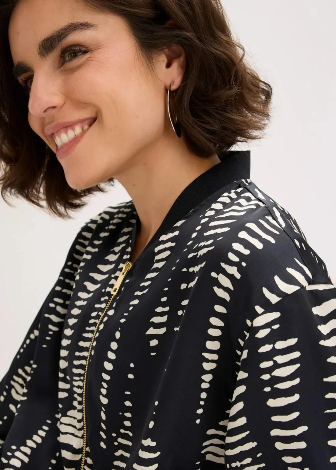 Blouson aus fließendem Satin