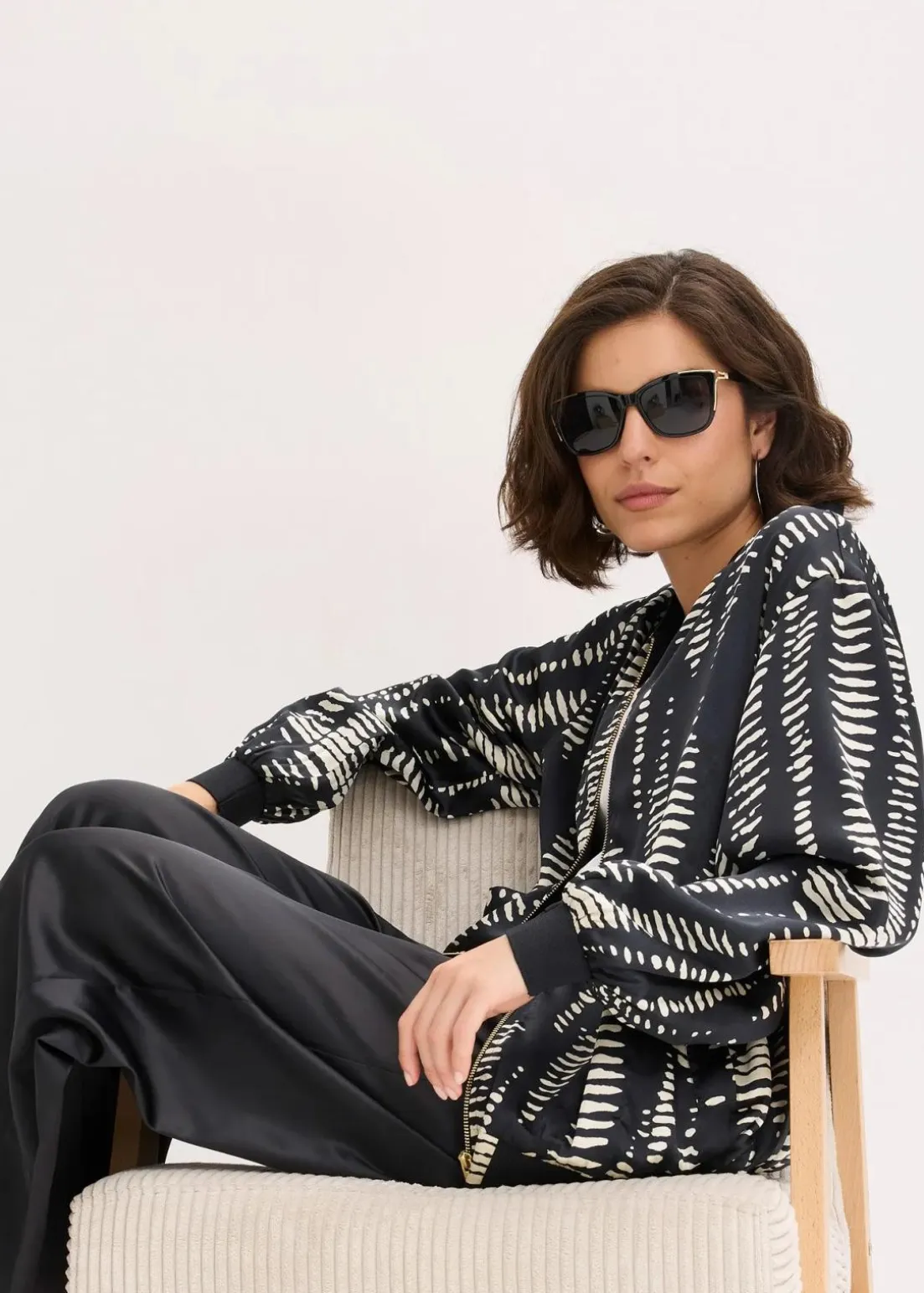 Blouson aus fließendem Satin