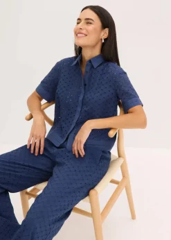 Bluse mit Lochstickerei