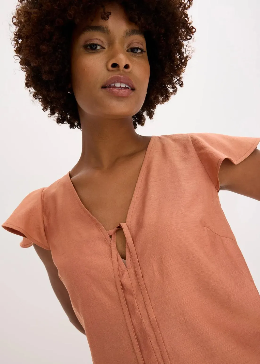 Bluse mit Volantärmeln in Glanzoptik