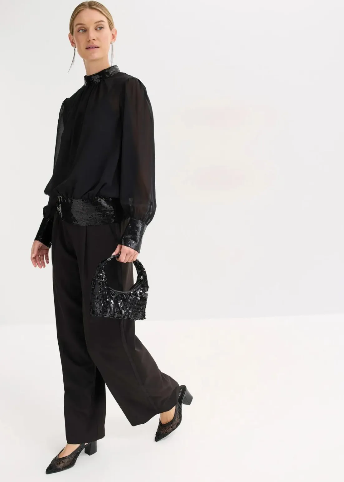 Blusenshirt aus feinem Tüll mit Pailletten