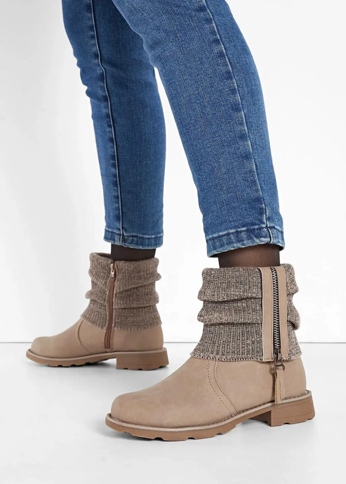 Boots mit Strickeinsatz