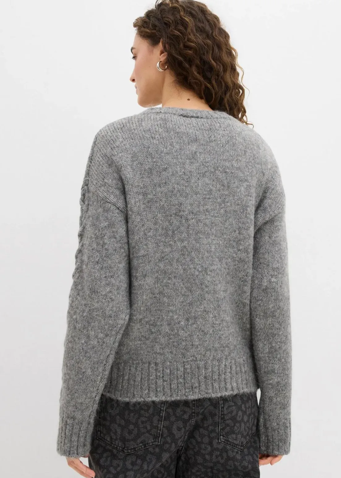 Boxy-Pullover mit geflochtenen Ärmeln