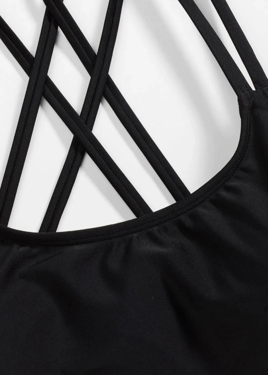 Bustier-Bikinioberteil mit gekreuzten Trägern