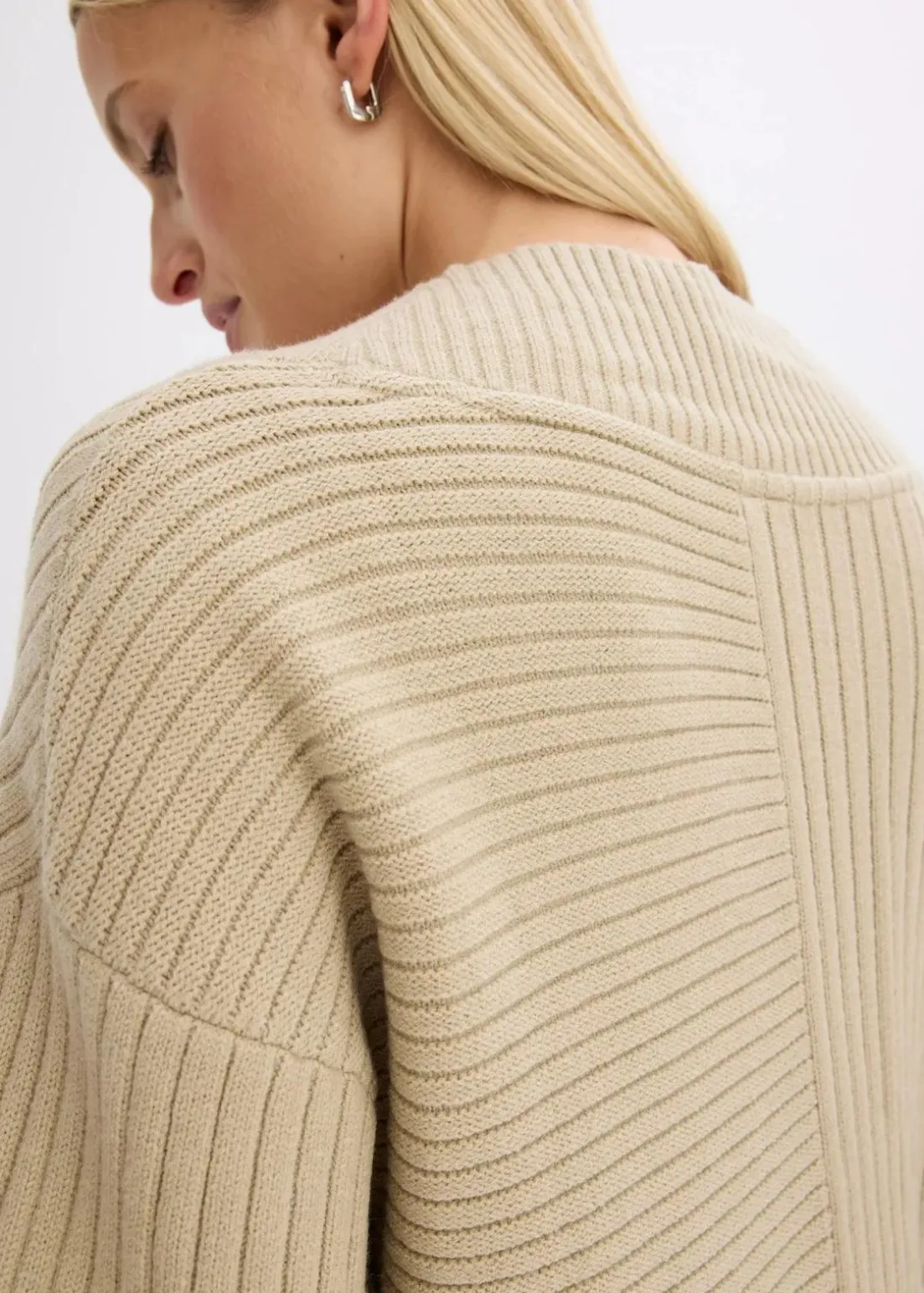 Cardigan mit Rippstrickmuster