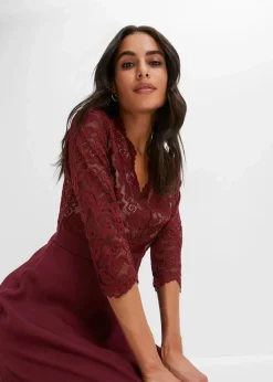 Chiffonkleid mit Spitze