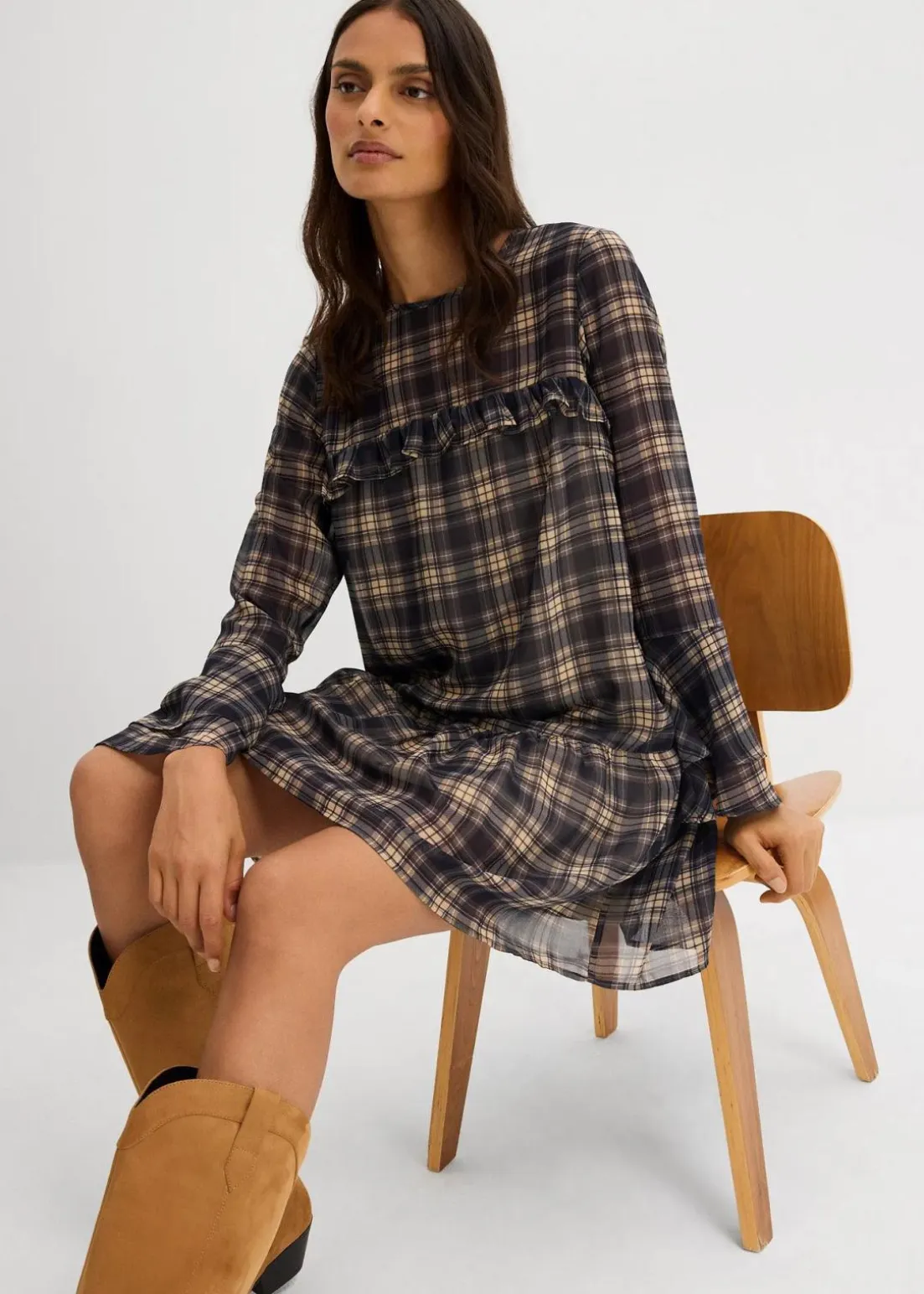 Chiffonkleid mit Volants