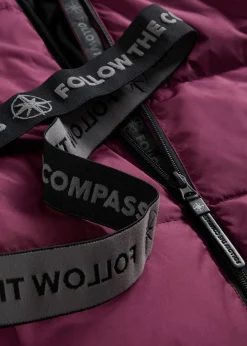 Daunenmantel mit recycelter Daune und isolierender Wärmetechnologie