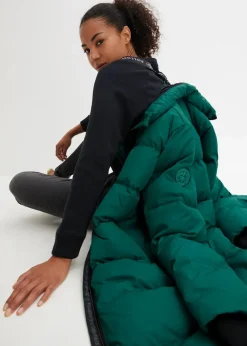 Daunenmantel mit recycelter Daune und isolierender Wärmetechnologie