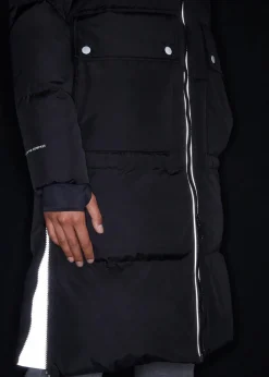 Daunenmantel mit reflektierenden Details