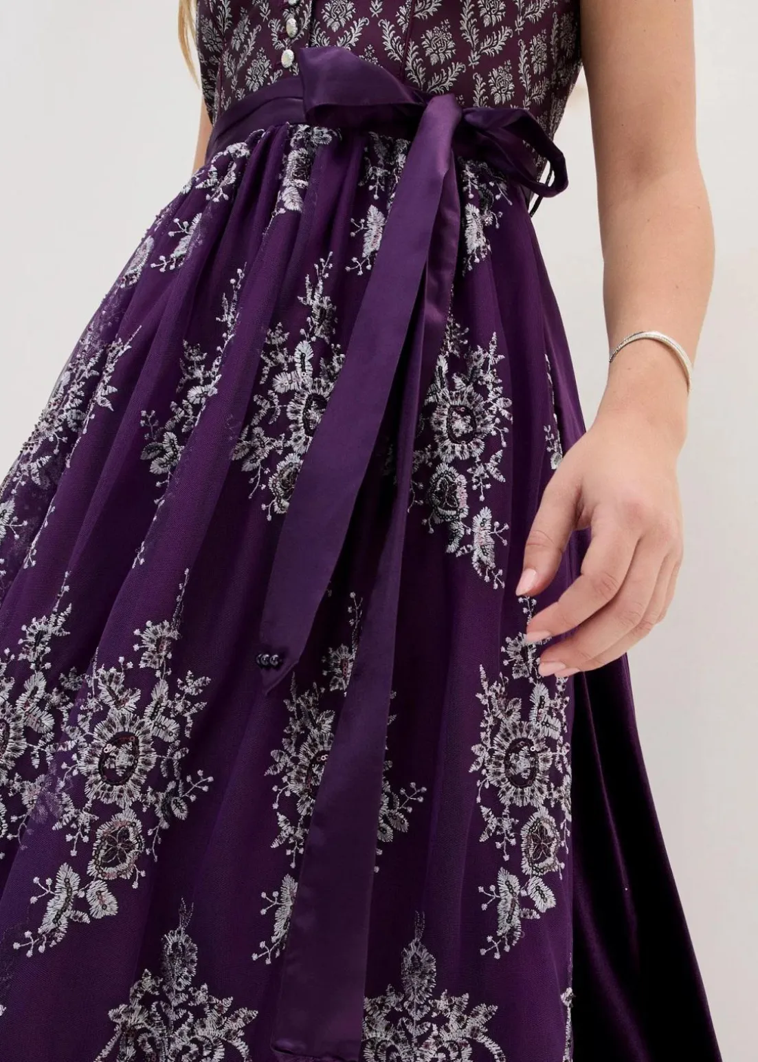 Dirndl mit Jacquard und Stickerei (2-tlg.Set)