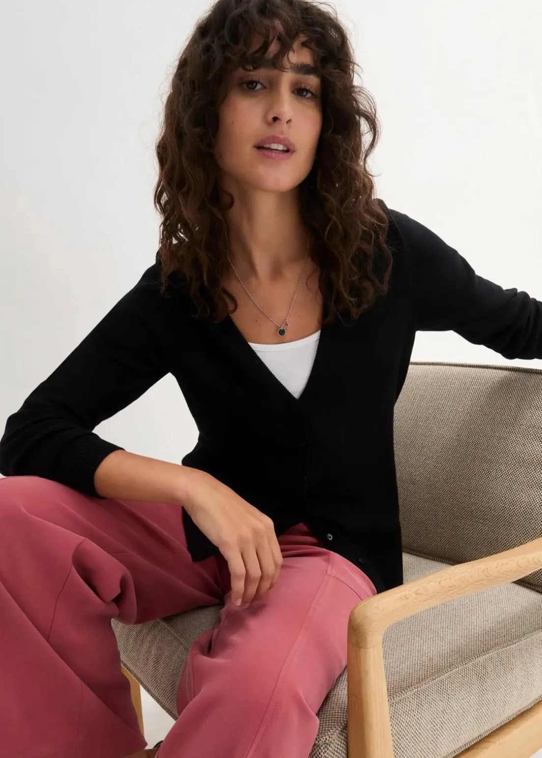 Feinstrickjacke mit Knopfleiste