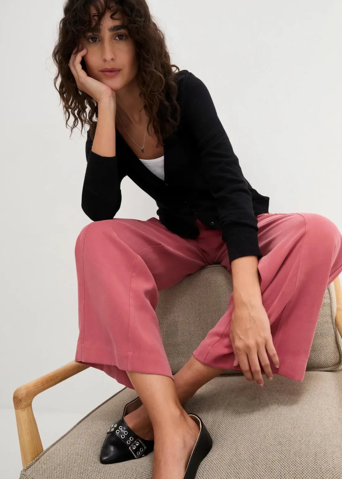 Feinstrickjacke mit Knopfleiste