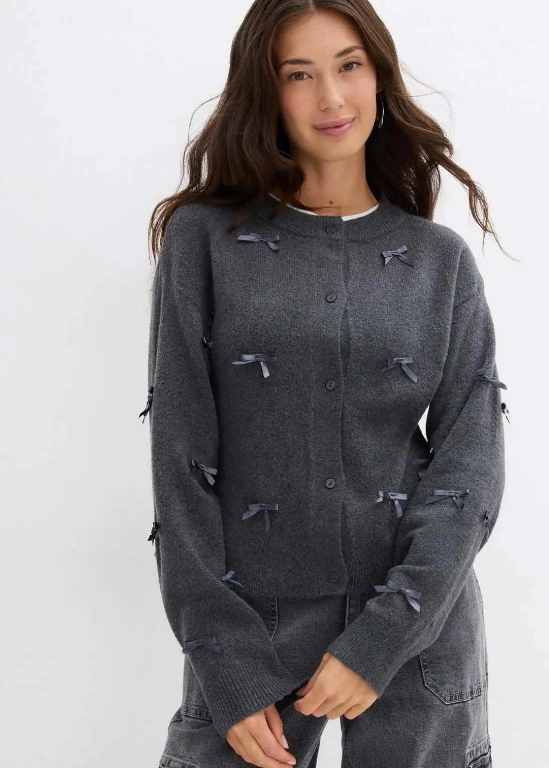 Feinstrickjacke mit Schleifen