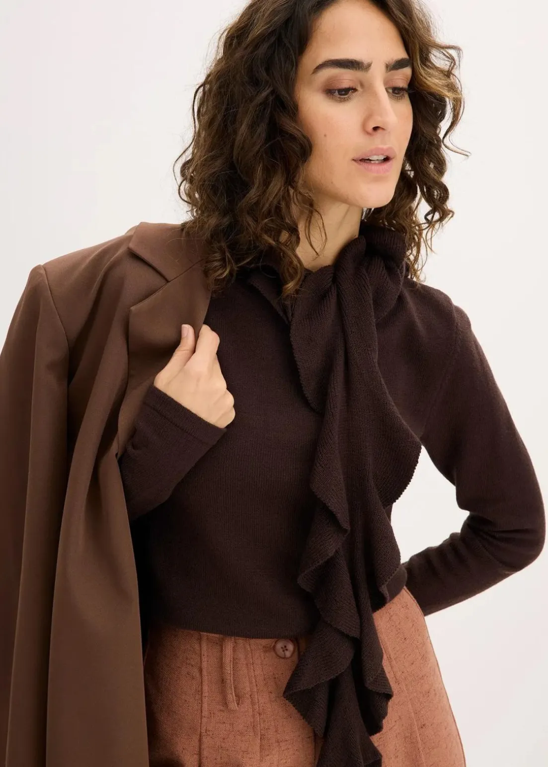 Feinstrickpullover aus fließendem Viskose-Mix