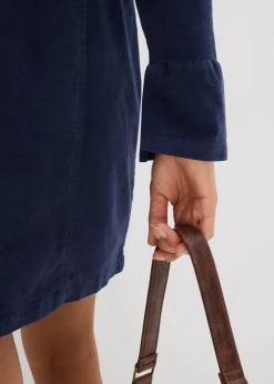 Figurbetontes Cordkleid