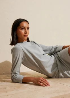 Figurumspielendes Sweatkleid