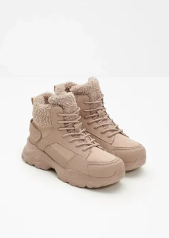 Gefütterte Schnürboots