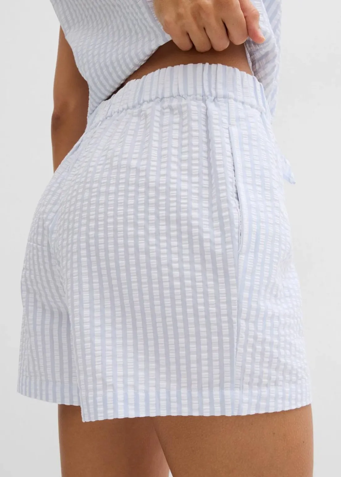 Gestreifte Schlupf-Shorts aus reiner Baumwolle