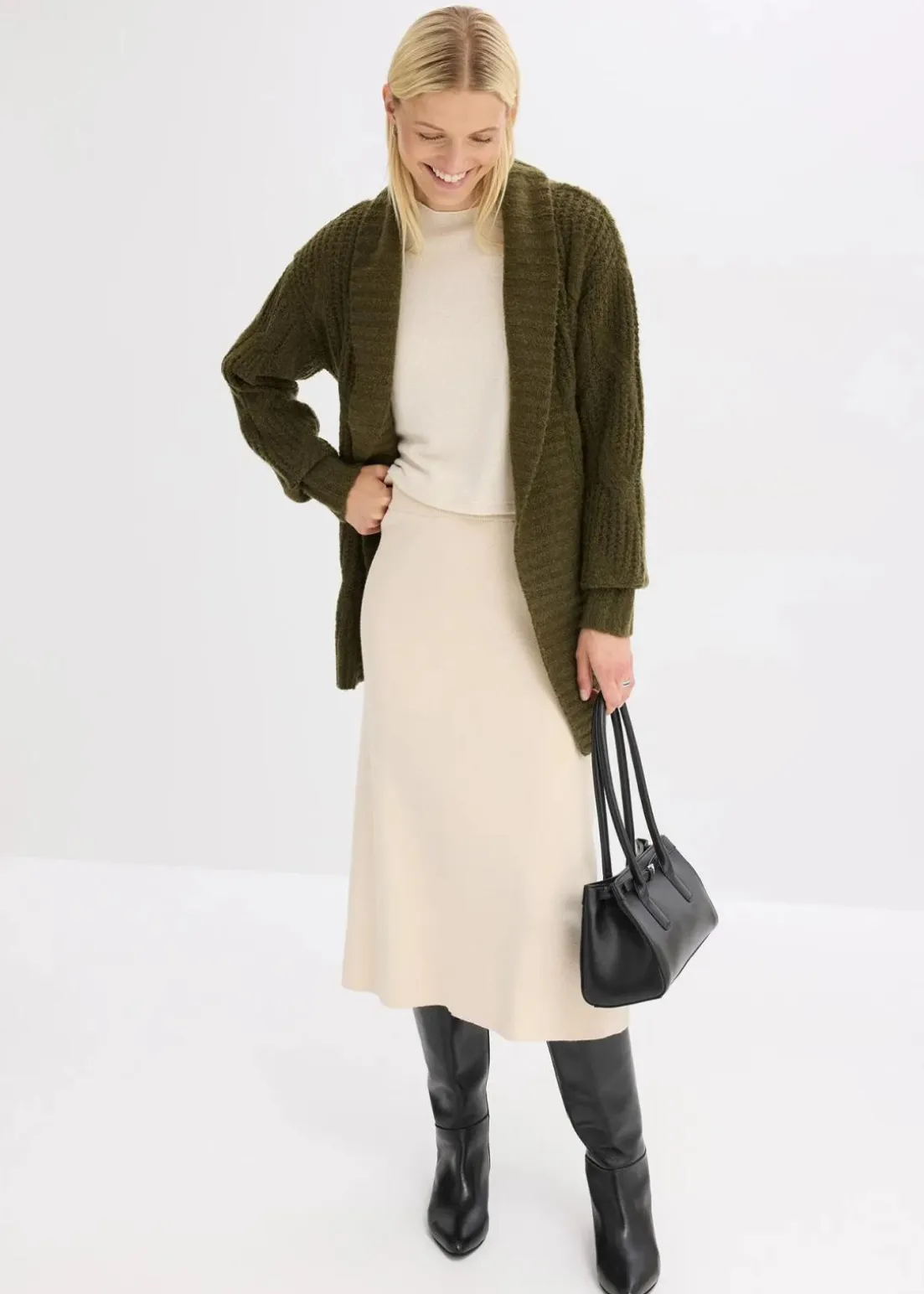 Grobstrickjacke mit Zopfmuster