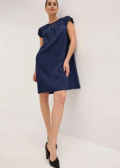 Jaquard-Kleid mit eingelegten falten