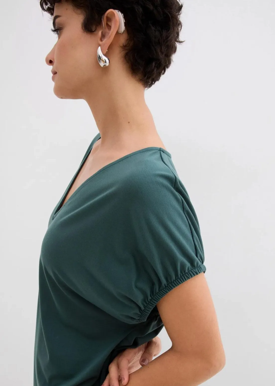 Jerseykleid mit V-Ausschnitt aus Viskose-Mix