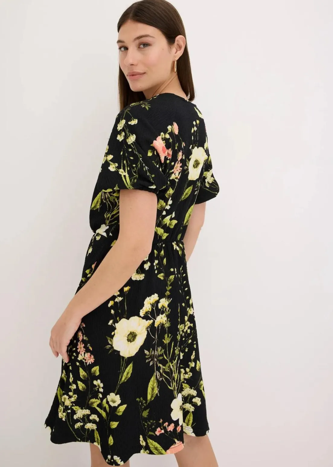 Kleid mit Puffärmeln