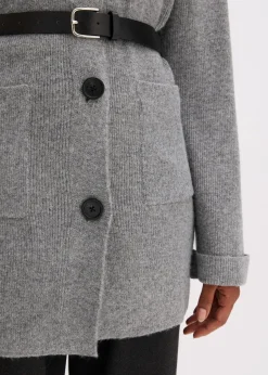 Kurzer Strick-Mantel mit Gürtel