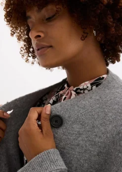 Kurzer Strick-Mantel mit Gürtel