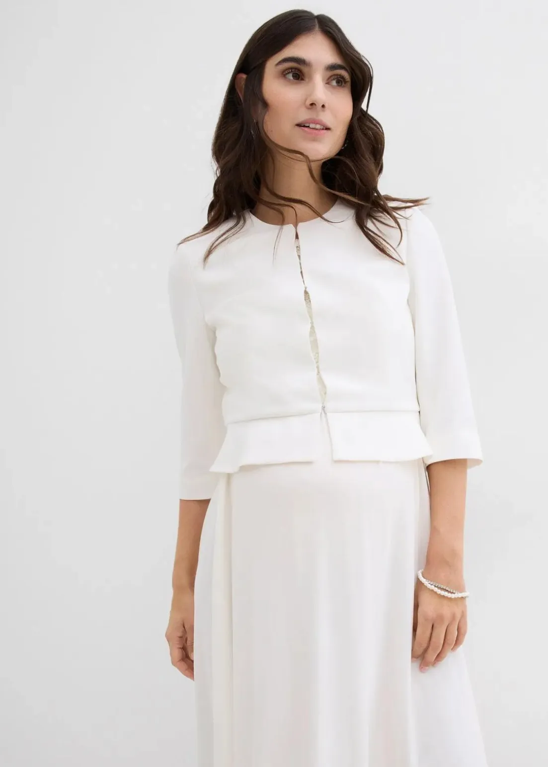 Kurzer Umstandsblazer aus Satin