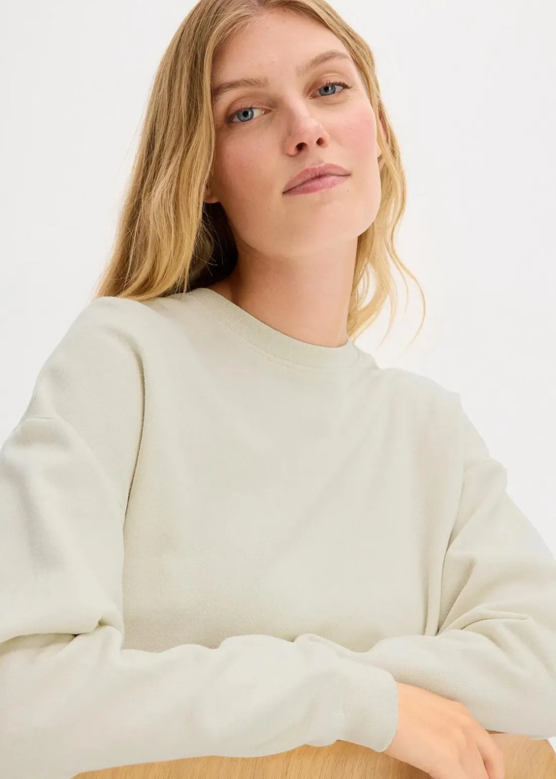 Kurzes Oversize-Sweatshirt aus reiner Bio-Baumwolle