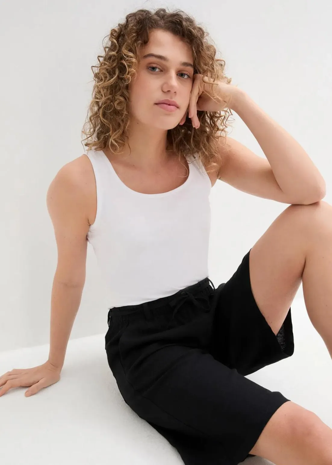 Legere Bermuda mit Leinen