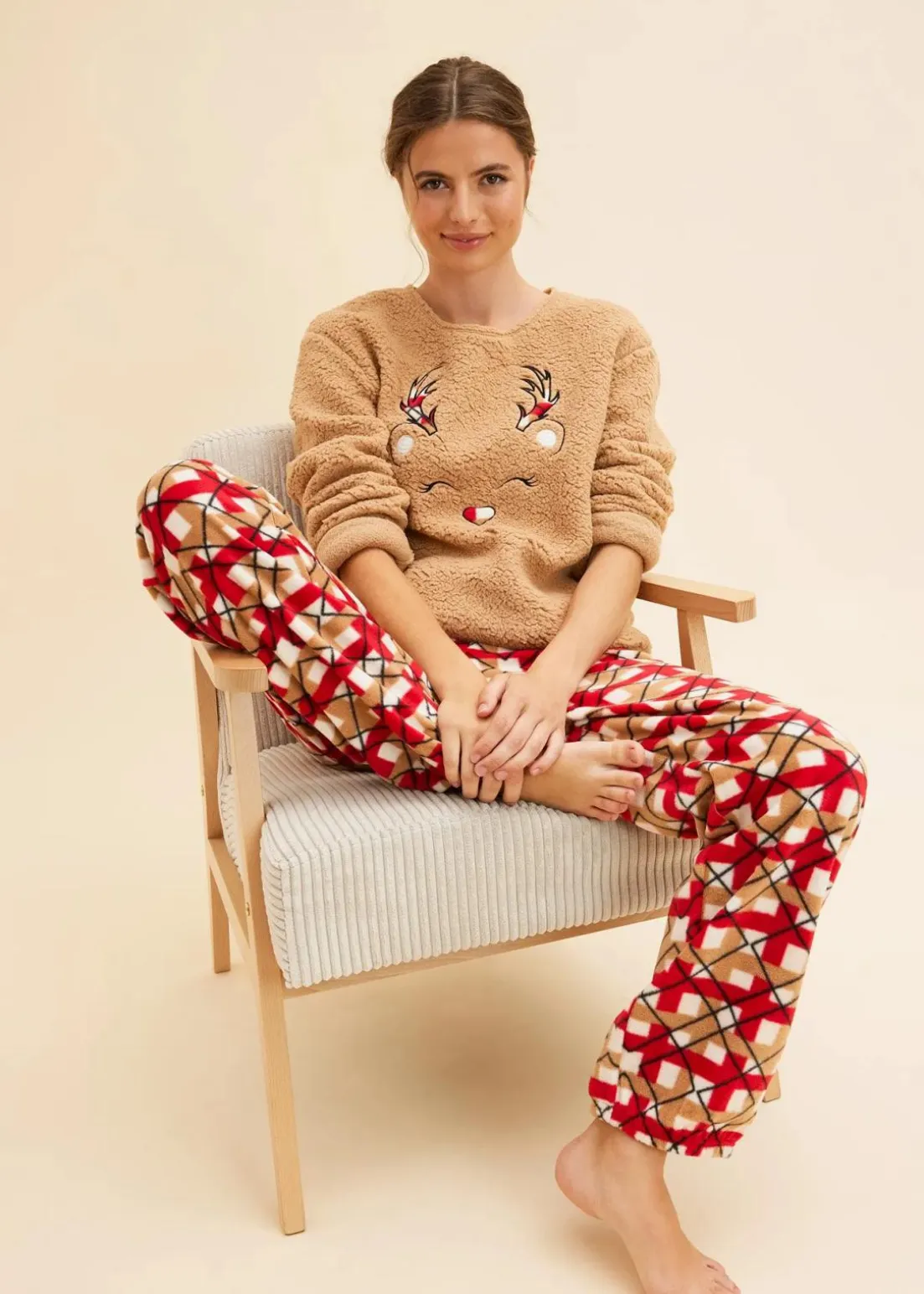 Loungewear Hausanzug aus Fleece mit Stickerei