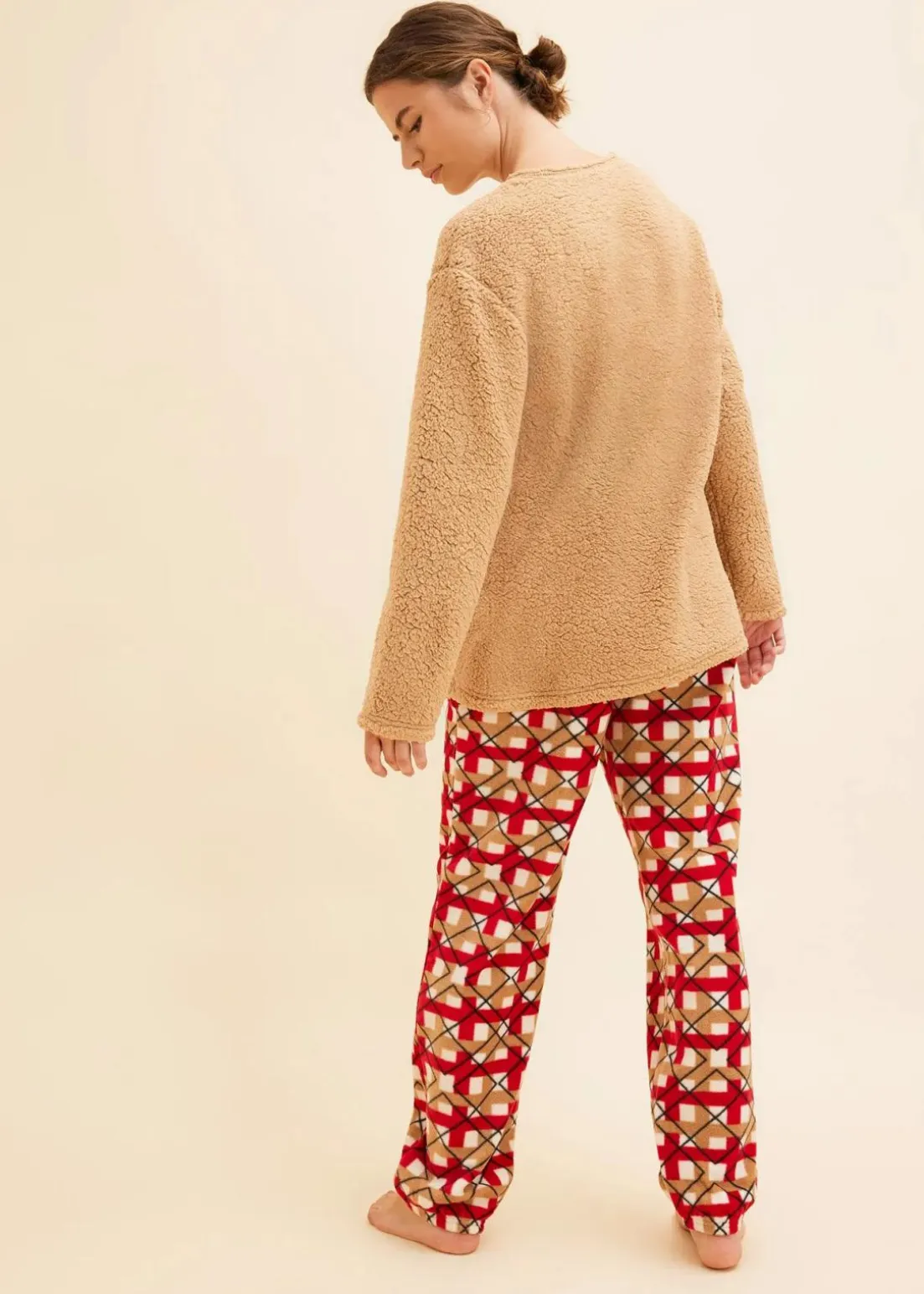 Loungewear Hausanzug aus Fleece mit Stickerei