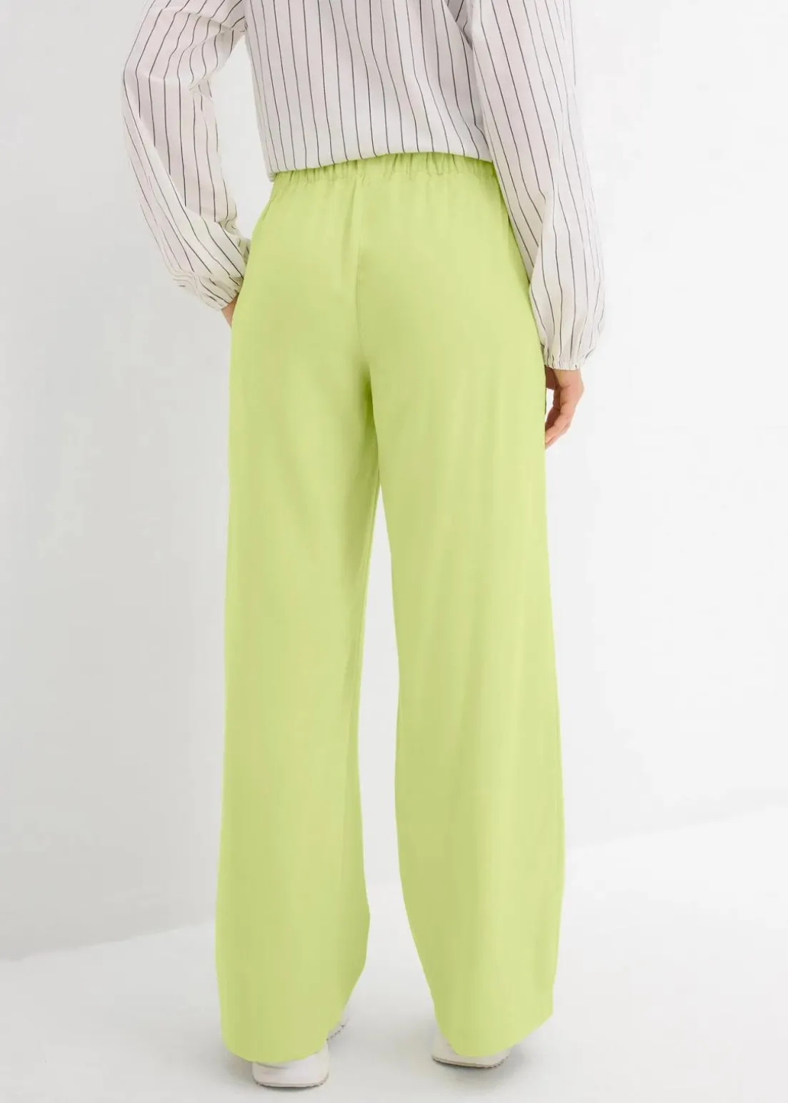 Marlenehose aus fließender Viskose