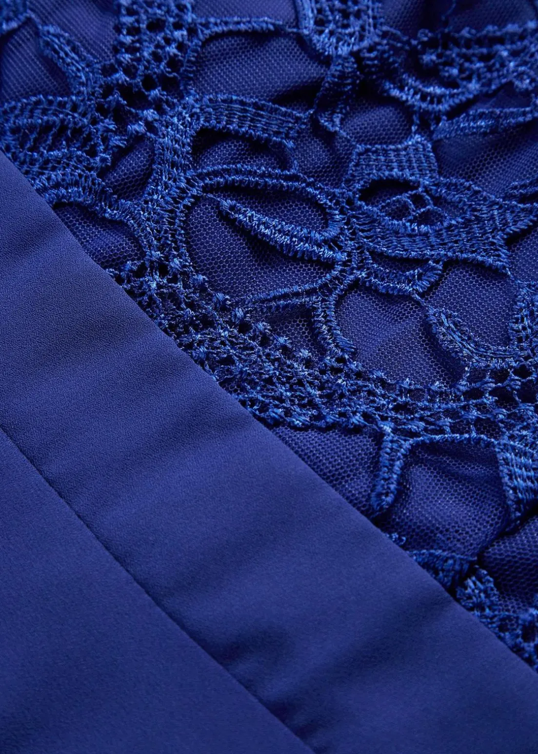 Maxikleid mit Spitze