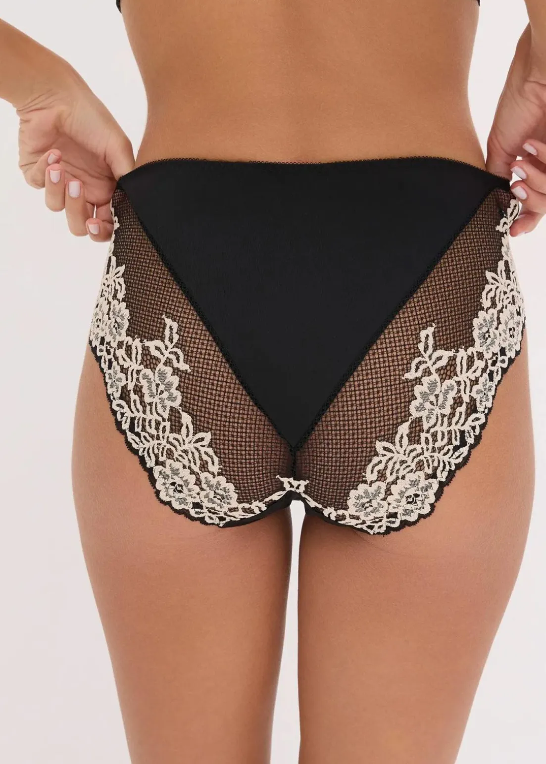 Maxislip mit zarter Spitze