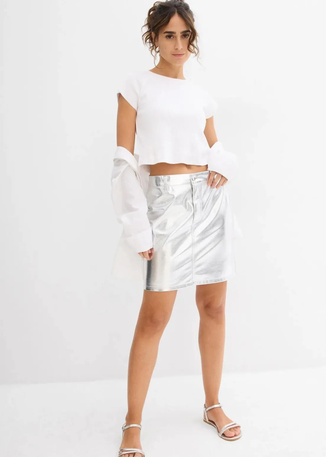 Minirock im Metallic-Look