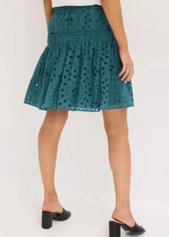 Minirock mit Lochstickerei