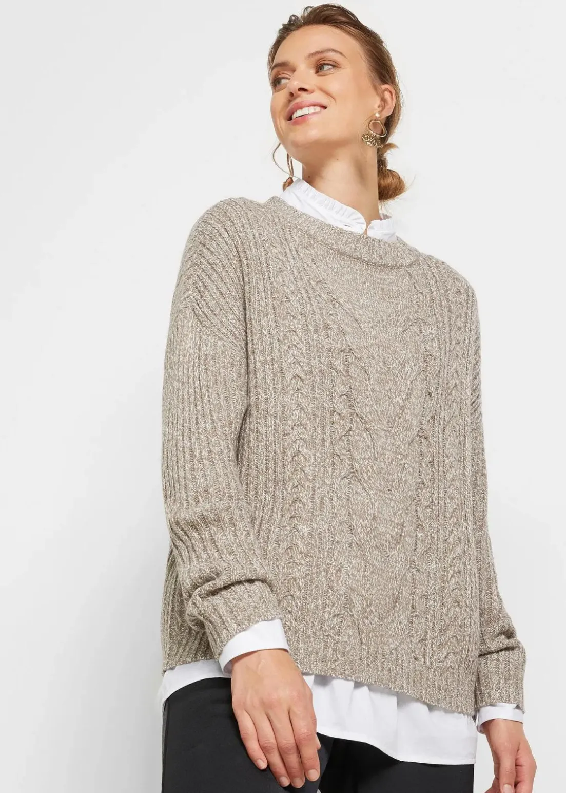 Oversize-Pullover mit Zopfmuster
