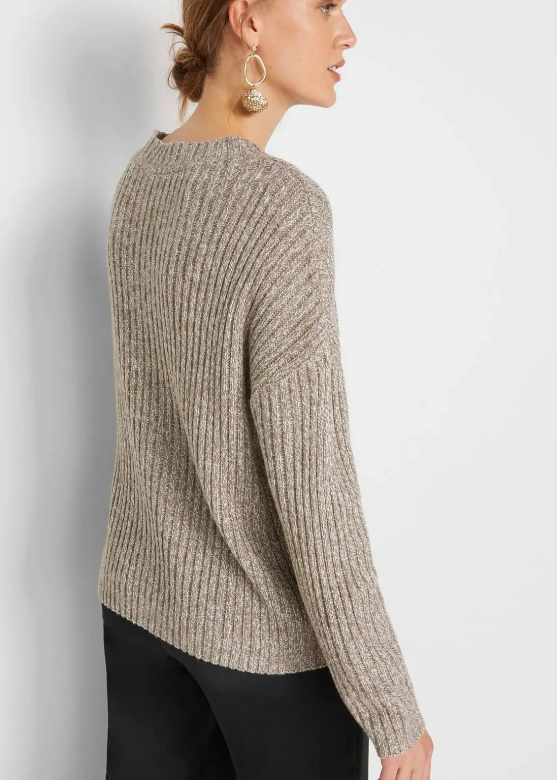 Oversize-Pullover mit Zopfmuster
