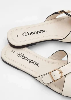 Pantoletten mit dekorativer Schnalle