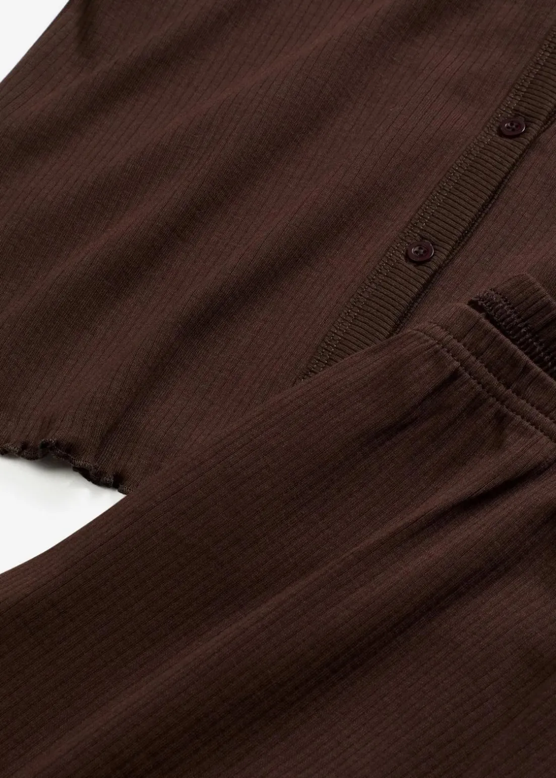 Pyjama aus Rippe mit Knopfleiste